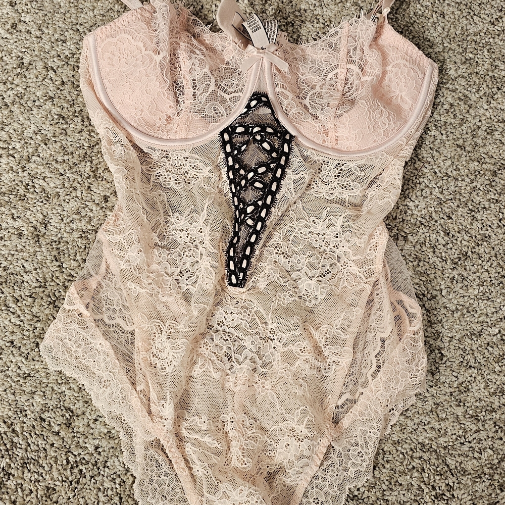 Victoria's Secret Blush Lace Lingerie